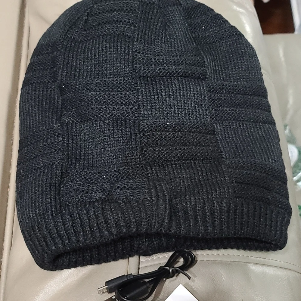 Fashion‎ Music Hat Wireless Bluetooth Black Sweater Knit Fuzzy Lining NWOT